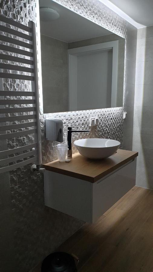 Dom Pod Groniem Hotell Rzyki Exteriör bild