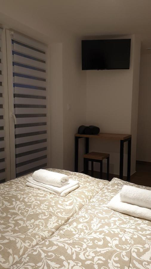 Dom Pod Groniem Hotell Rzyki Exteriör bild