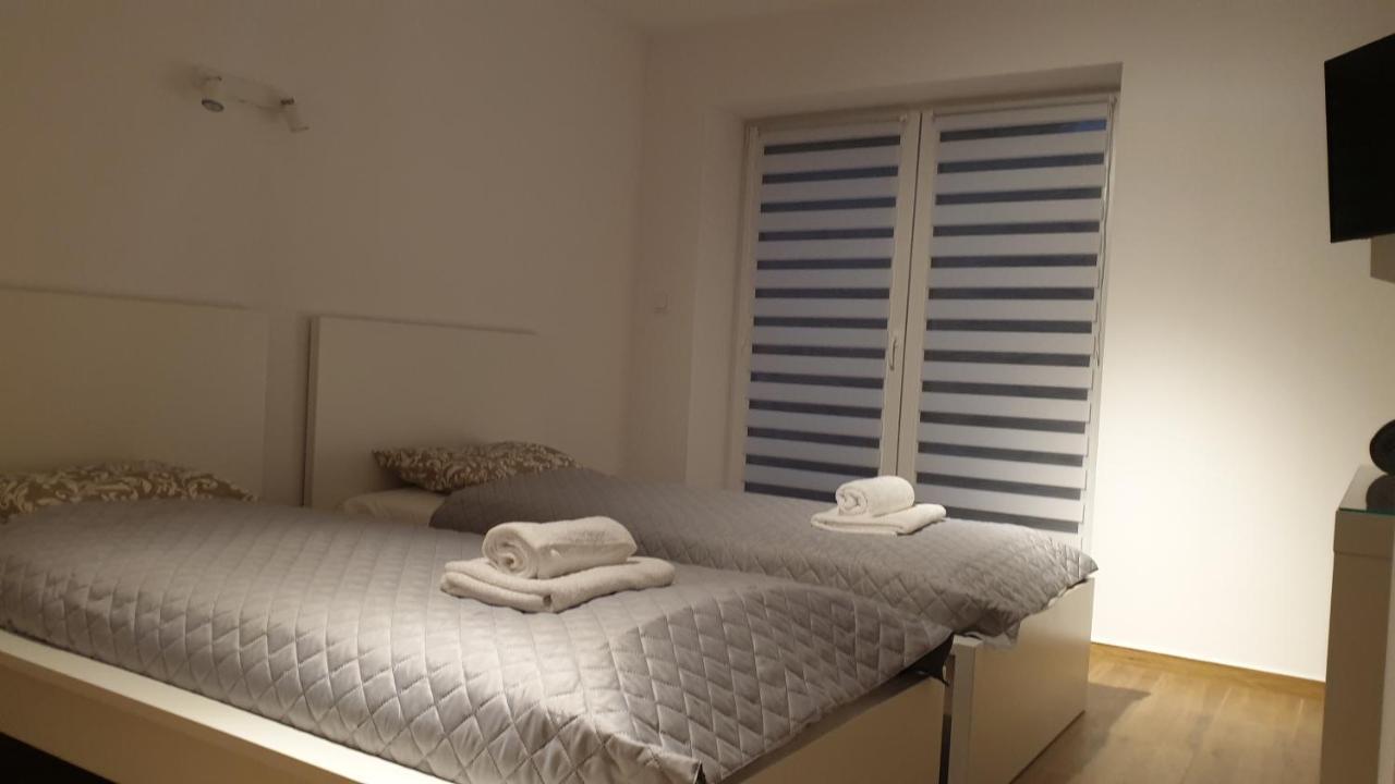 Dom Pod Groniem Hotell Rzyki Exteriör bild