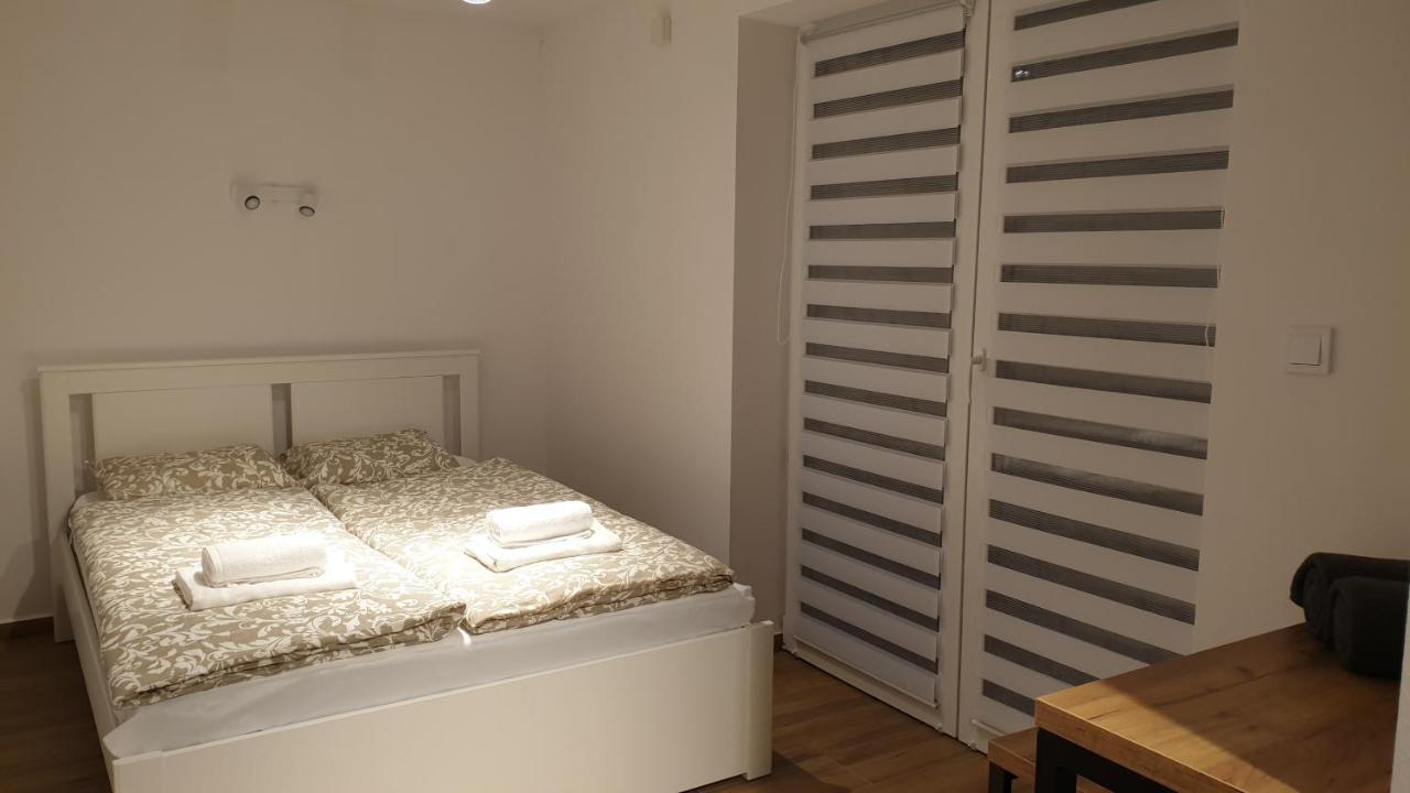 Dom Pod Groniem Hotell Rzyki Exteriör bild