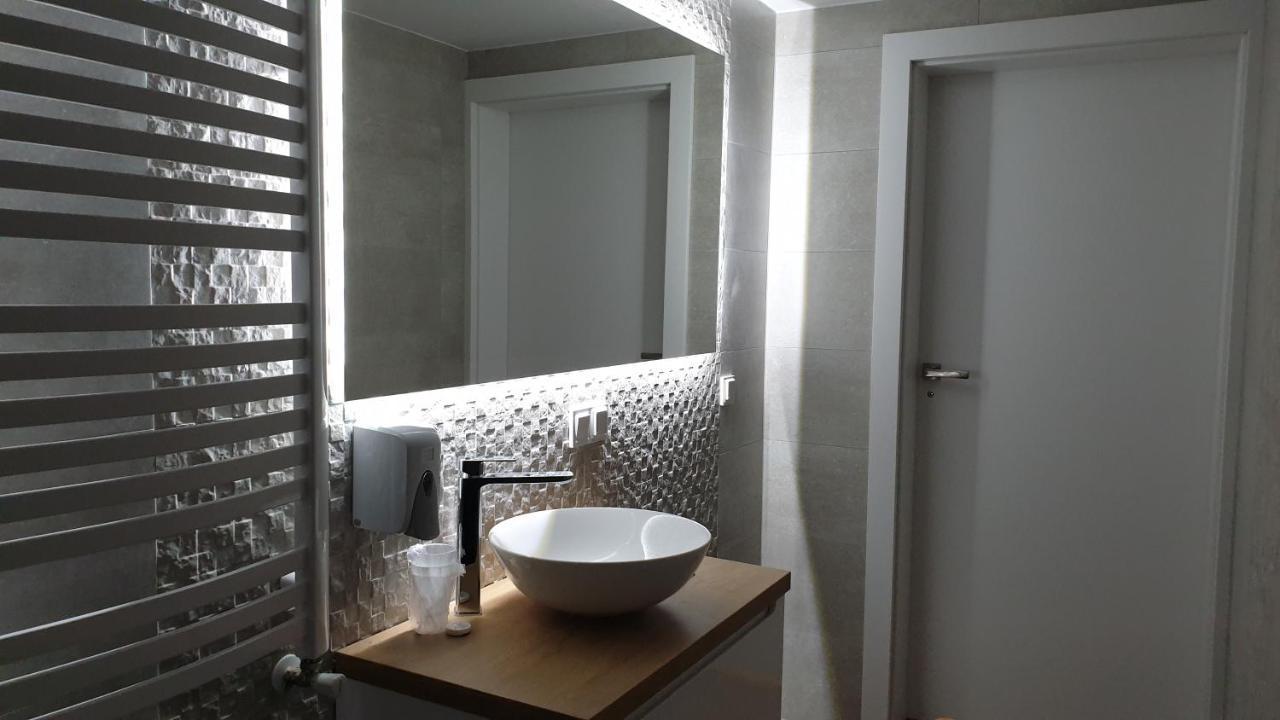 Dom Pod Groniem Hotell Rzyki Exteriör bild