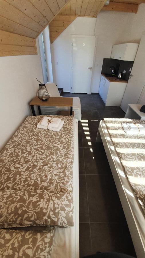 Dom Pod Groniem Hotell Rzyki Exteriör bild