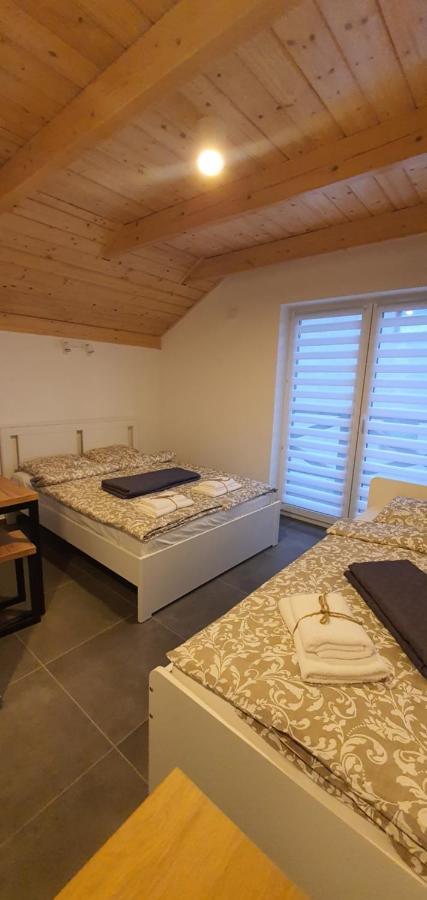 Dom Pod Groniem Hotell Rzyki Exteriör bild
