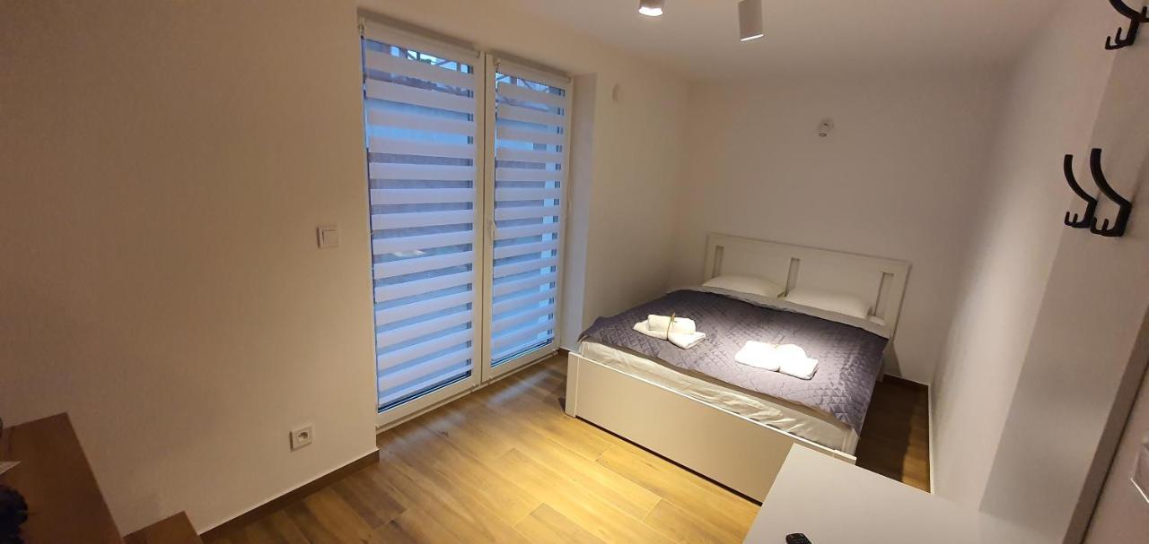 Dom Pod Groniem Hotell Rzyki Exteriör bild
