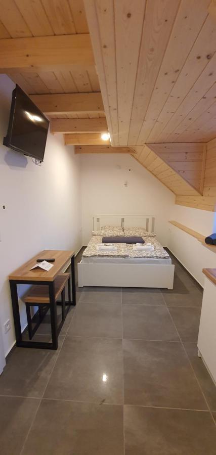 Dom Pod Groniem Hotell Rzyki Exteriör bild
