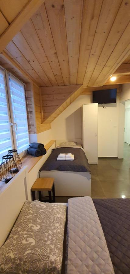 Dom Pod Groniem Hotell Rzyki Exteriör bild